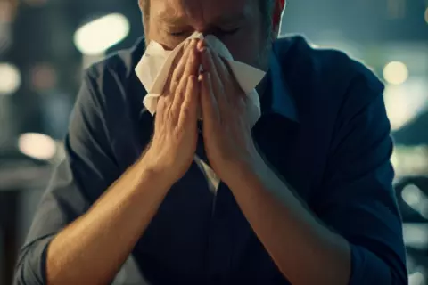 preview_hombre_sinusitis
